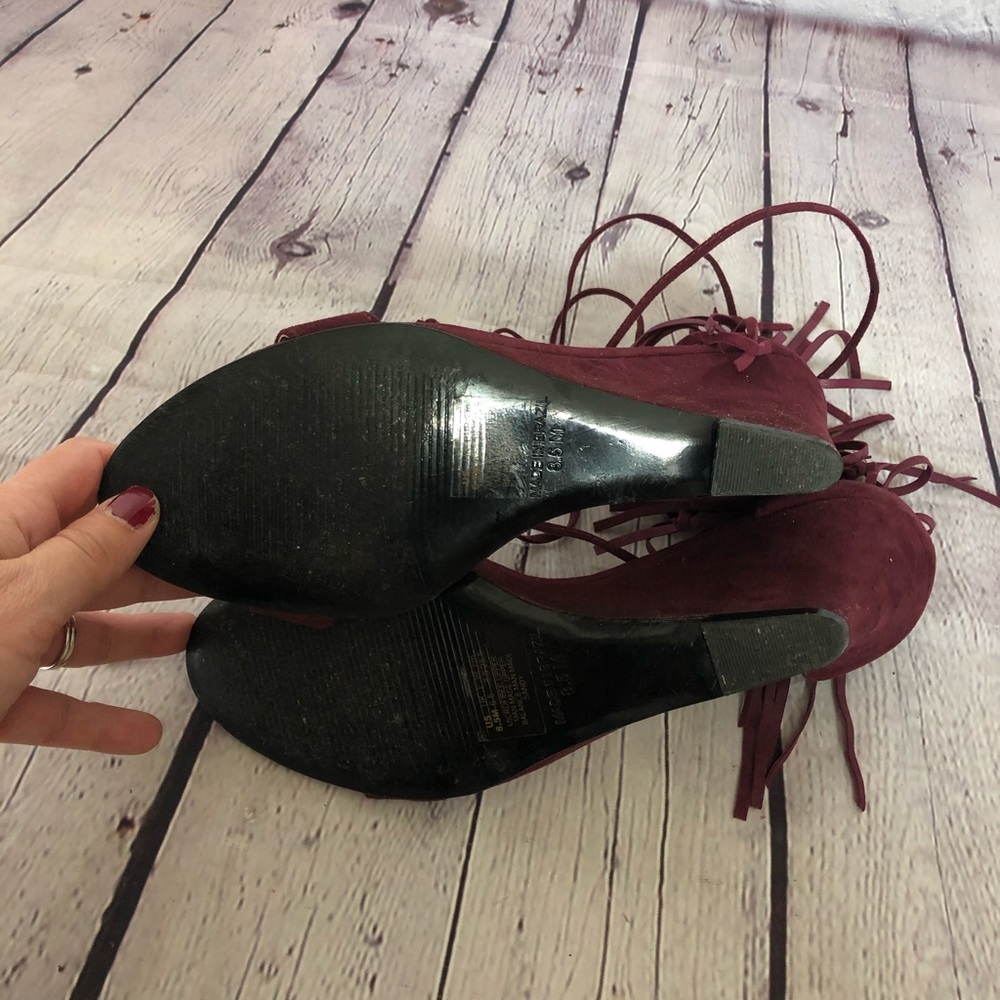 Carlos Santana Burgundy Sandy Fringe Wedge Sandals - Picture 7 of 7